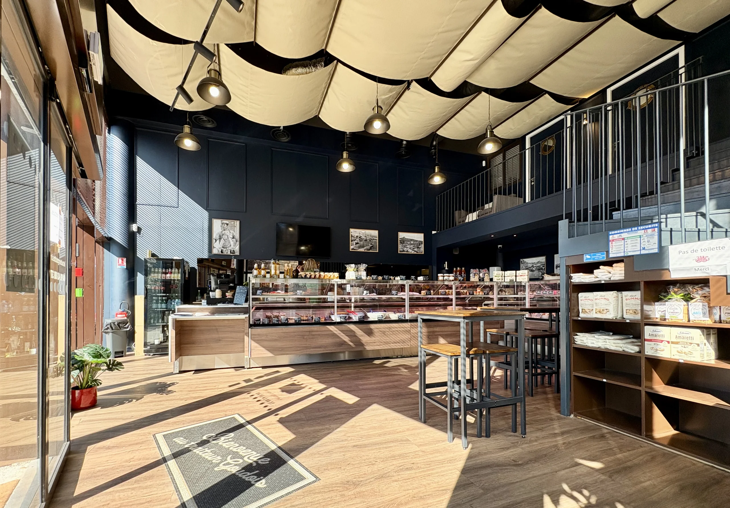 Traiteur Goudois — Aménagement intérieur et design d'un espace de restauration par Atelier Outan, Marseille (13)