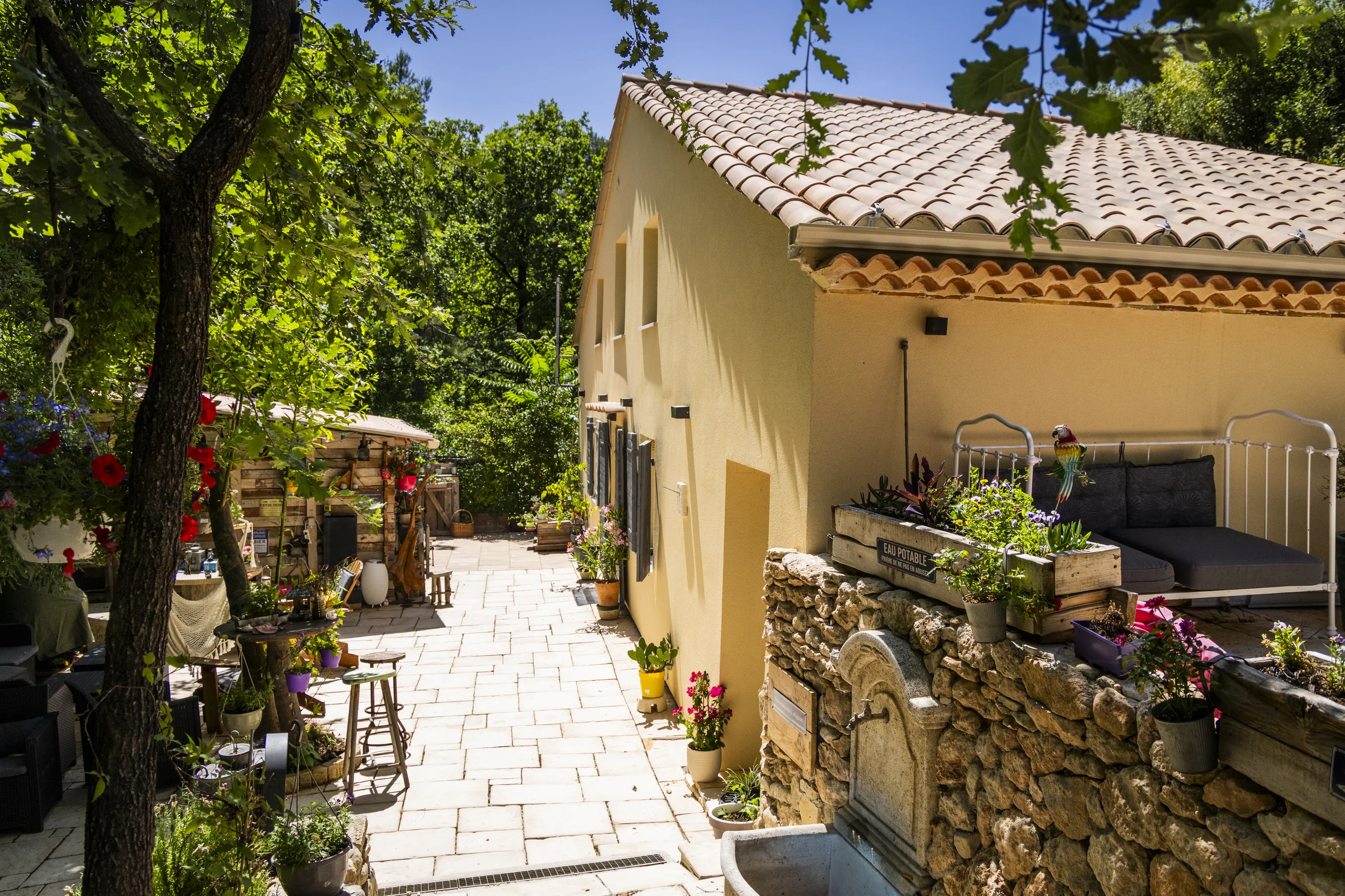 Villa de Rive — Rénovation et extension d'une maison individuelle par Atelier Outan, Aix-en-Provence (13)