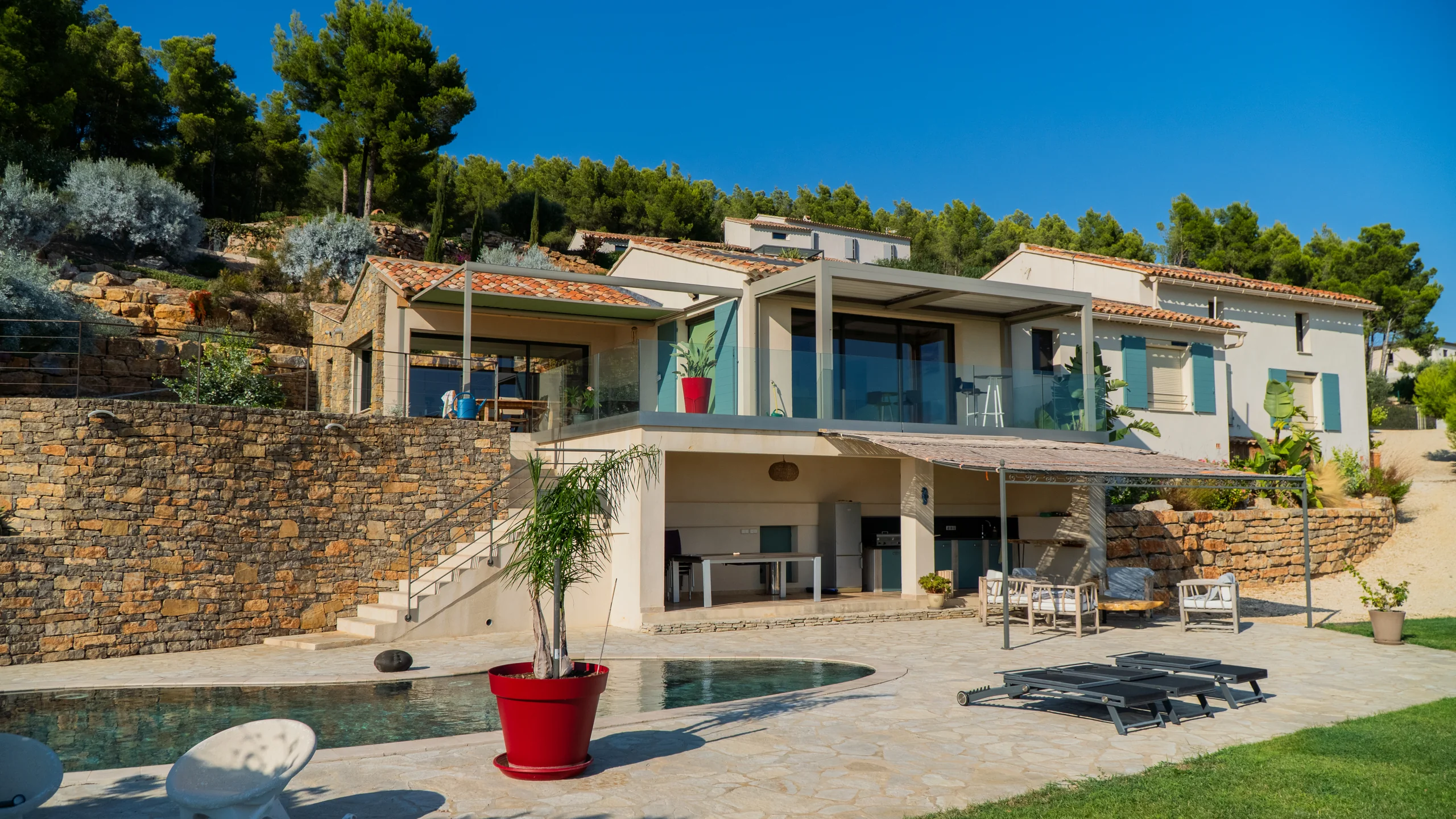 Villa Oléa — Extension d'une maison individuelle par Atelier Outan, Ollioules (83)